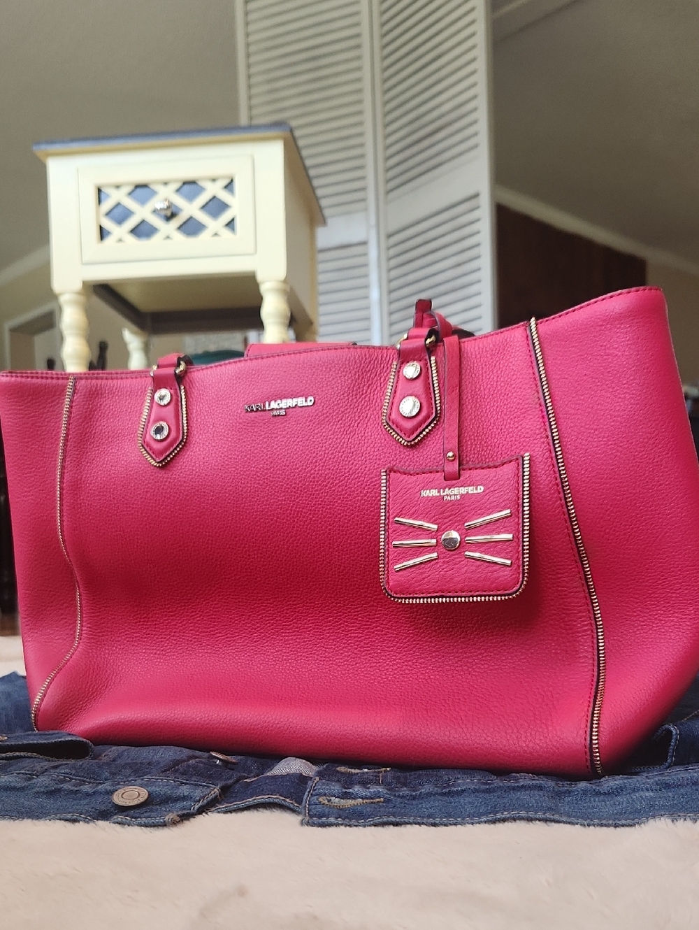 Karl Lagerfeld Paris East West Tote Cat Tag Pink Large Zippy Statement Bag Bold